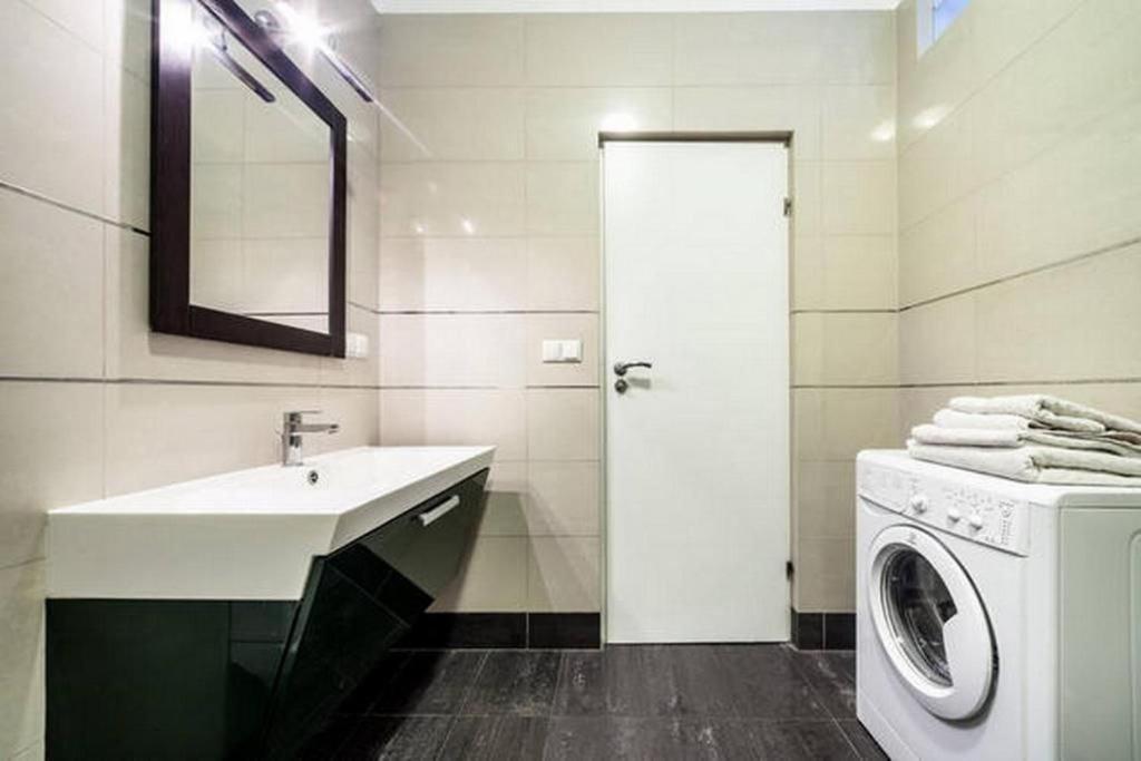 Apartment In The Center Of "Opera" إلفيف المظهر الخارجي الصورة
